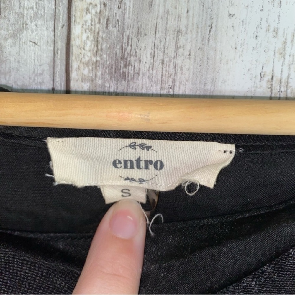 Entro Black Strap Open Shoulder Blouse - Picture 6 of 6